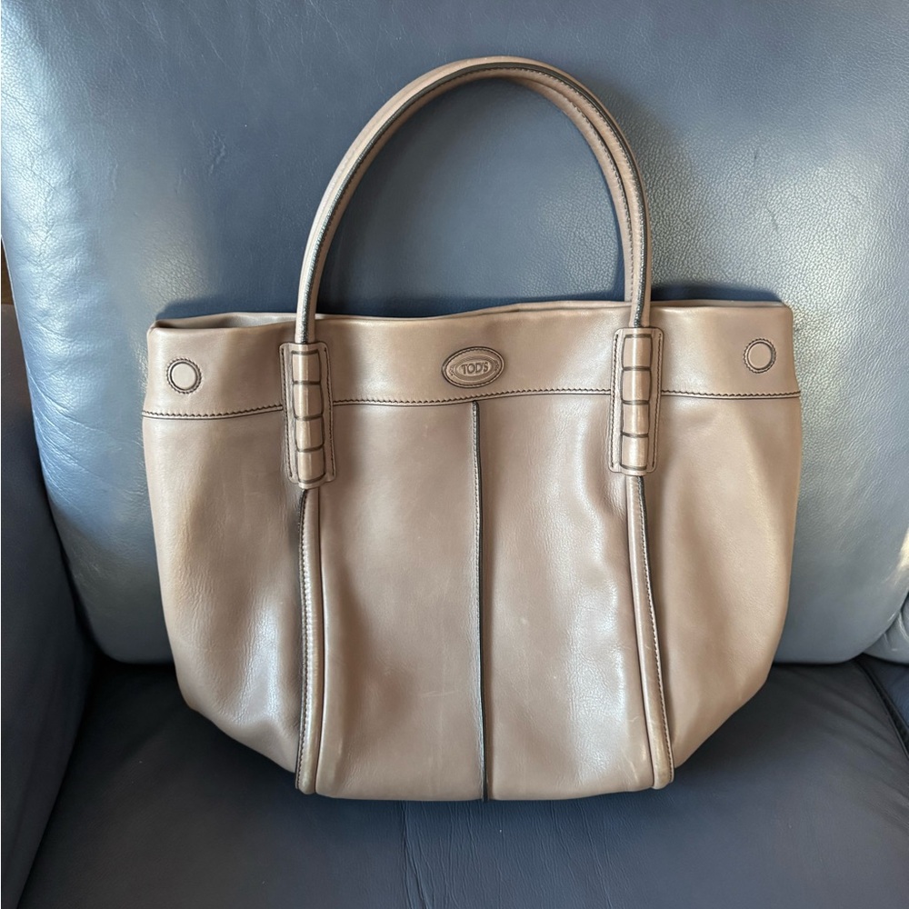 Tod's Tan Leather Tote Bag